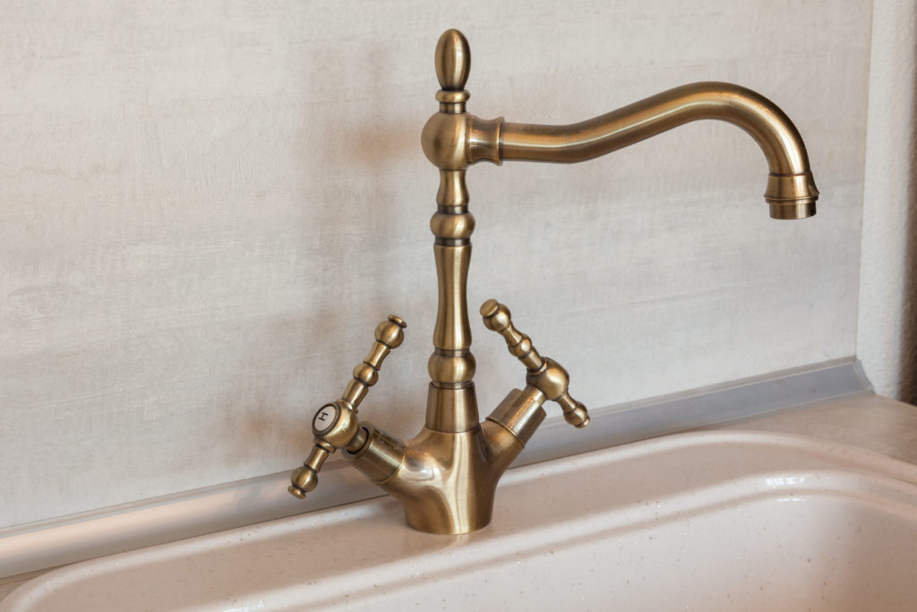 Vintage retro bronze water tap compression faucet